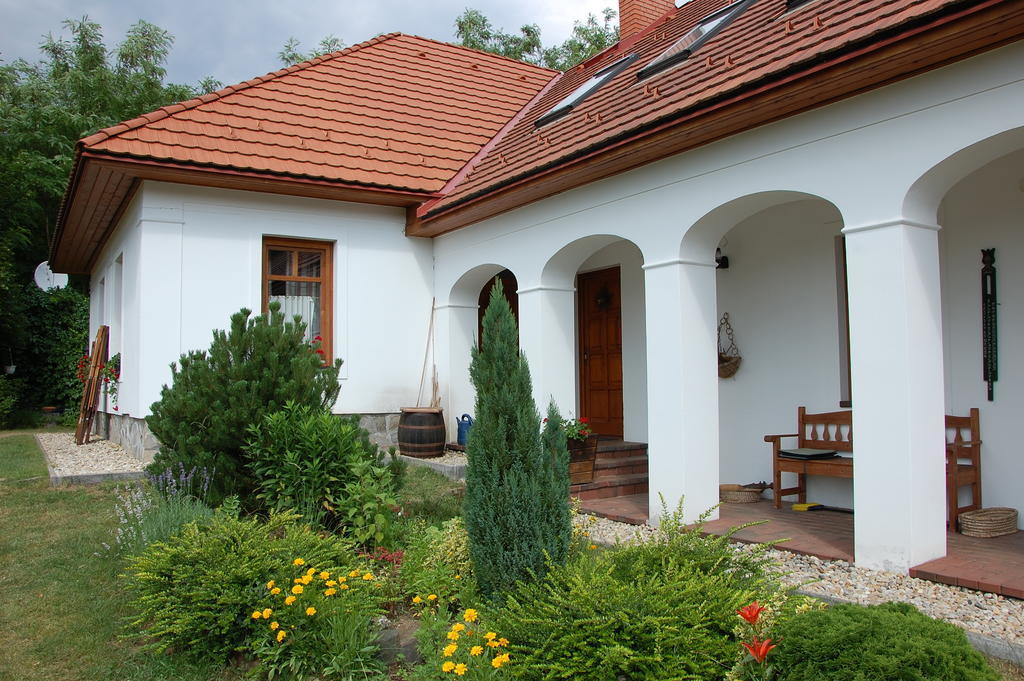 Ferienwohnung Ambitus-Haz Egerszalók Exterior foto
