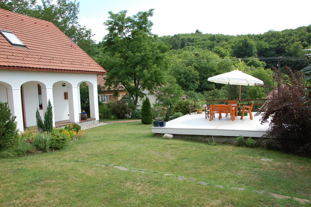 Ferienwohnung Ambitus-Haz Egerszalók Exterior foto