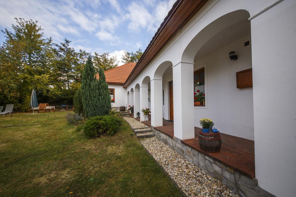 Ferienwohnung Ambitus-Haz Egerszalók Exterior foto