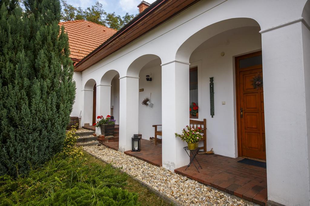 Ferienwohnung Ambitus-Haz Egerszalók Exterior foto